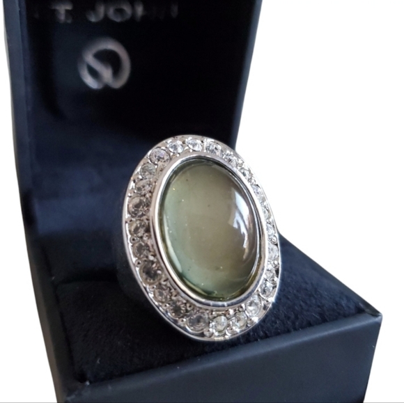 Saint John Silver Jeweled Mood Ring - Changes Between Yellow, Green, and Blue - Picture 3 of 11